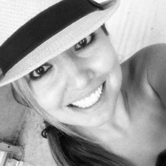 Meet your Posher, Yvette - Picture 1 of 1